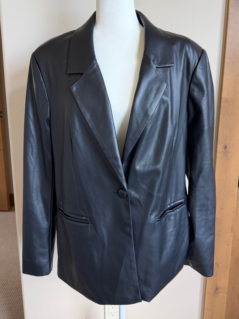 WeWoreWhat Vegan Leather Blazer | Size M - Picture 2 of 6